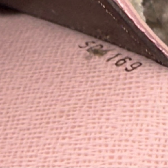 Authentic, LV 💗 Emilie Monogram Coated Canvas Wallet - Picture 7 of 7